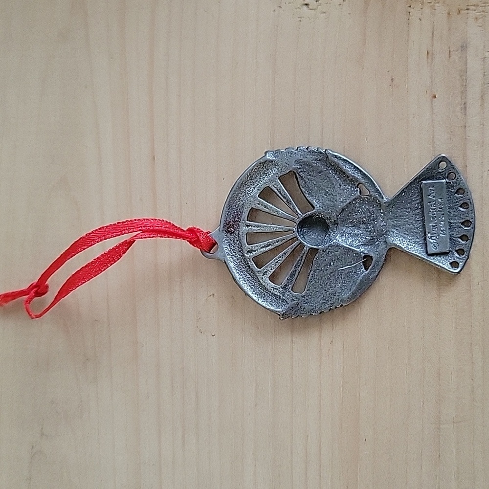 Pewter Angels Light The Way Ornament - Picture 3 of 4